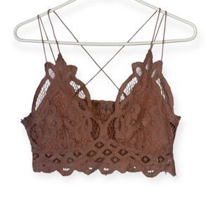 Chic Lace Bralette in Chocolate Brown